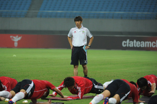 邻居眼中的高洪波：集训回家给父母烧菜，为国足输泰国流泪