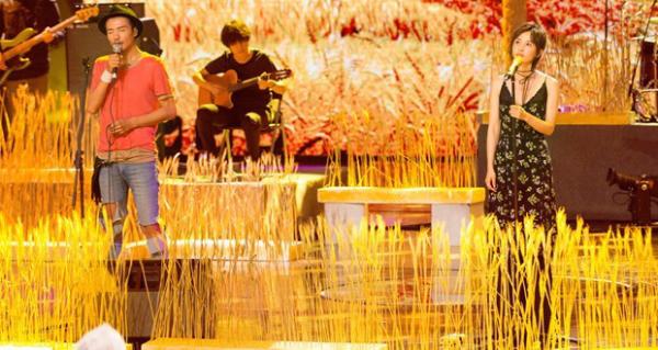 夜半歌声丨“爱我，然后安静地听我说”