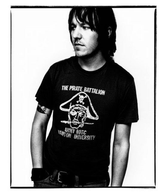 夜半歌声丨“爱我，然后安静地听我说”