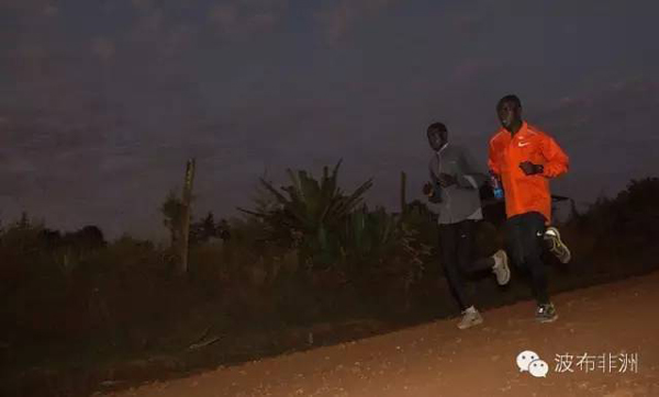 实地记录非洲马拉松选手，他们的秘密你无法想象（中）