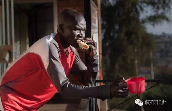 实地记录非洲马拉松选手，他们的秘密你无法想象（中）