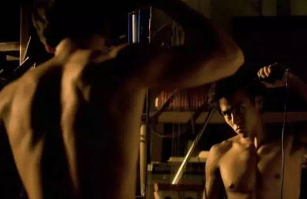 看看34岁的彭于晏和52岁的张涵予，你就知道健身有多重要