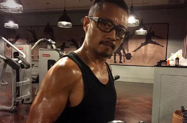 看看34岁的彭于晏和52岁的张涵予，你就知道健身有多重要