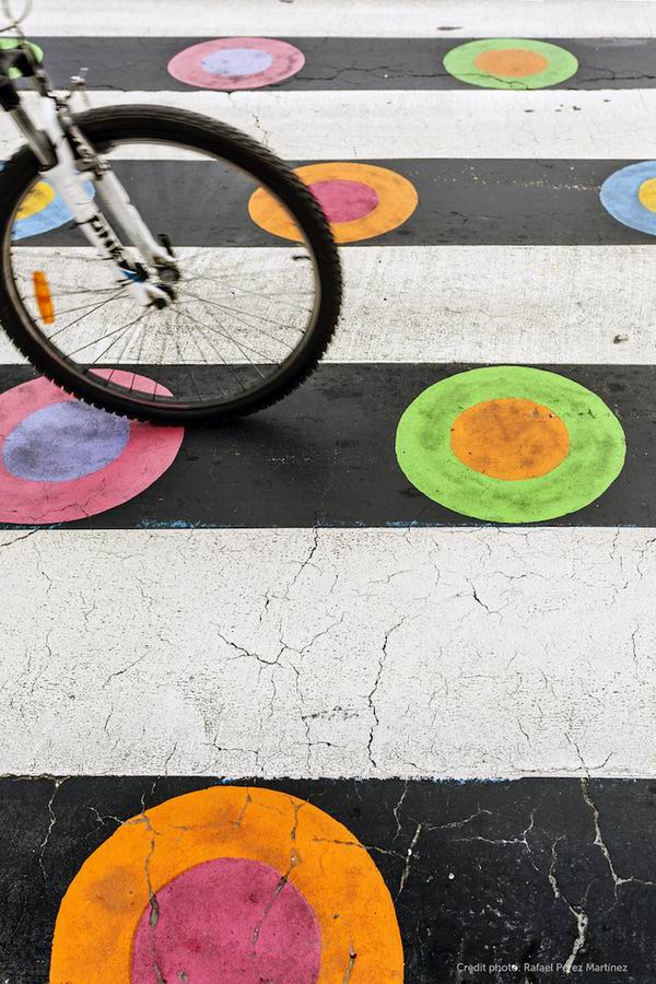 马德里的人行斑马线变成了涂鸦，效果怎么样？