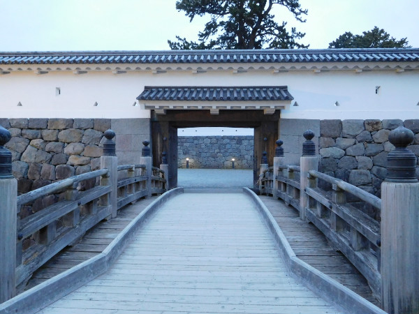 日本小田原城的圈养猴：或为羞辱背信弃义的丰臣秀吉