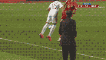 主场输给“小组最弱对手”，国足愧对那些夹道欢迎的球迷