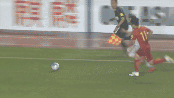 主场输给“小组最弱对手”，国足愧对那些夹道欢迎的球迷