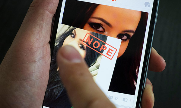 为什么你总是忍不住想摸手机？来，精神分析一下你的手！