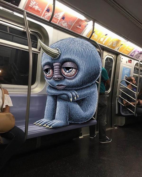 注意！“蓝色小怪物”出没于地铁