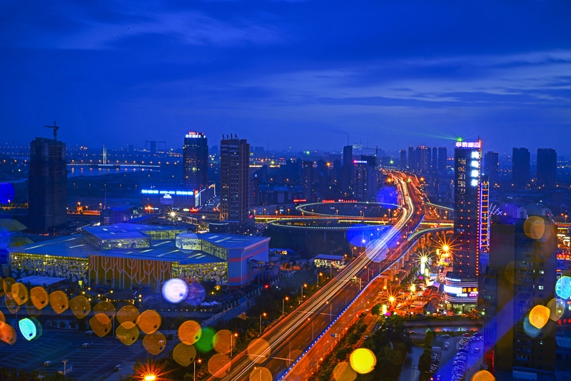 一等奖  孙荐  城市脉搏 律动交通1.jpg