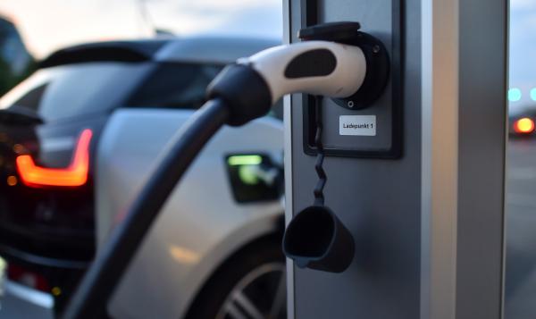 欧盟酝酿出台电动车新方案，2019年起让新房都有充电桩