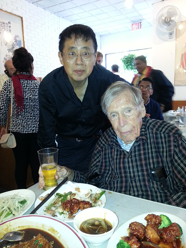 丹的美国世纪｜今日之美国：一个英雄与小丑交战的国度