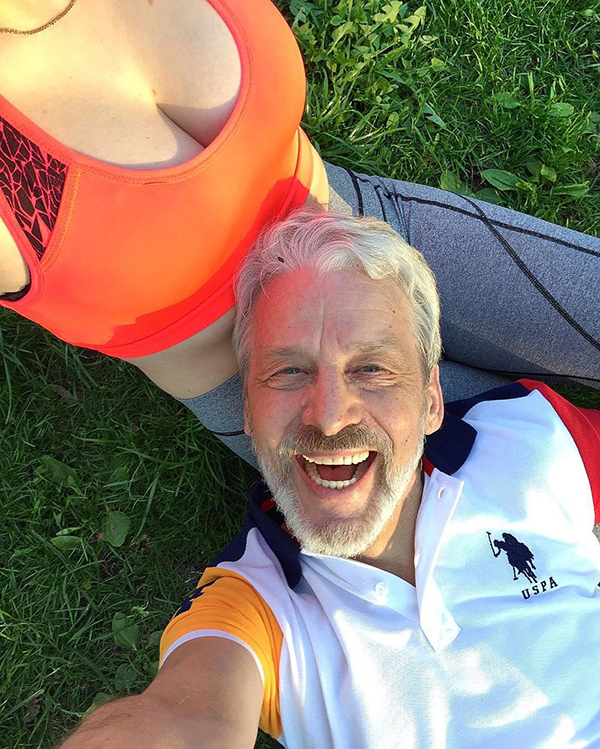 趣看｜玩转网络两月变网红，阔豪爷爷竟只是退休工人