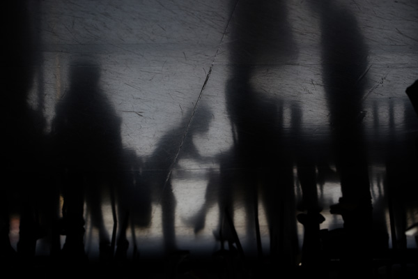 宜家遭遇老年相亲团的中国难题：老年人的公共空间争夺战