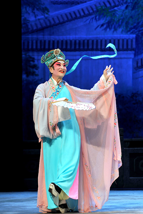 六百分钟六百年，看尽春风不入山