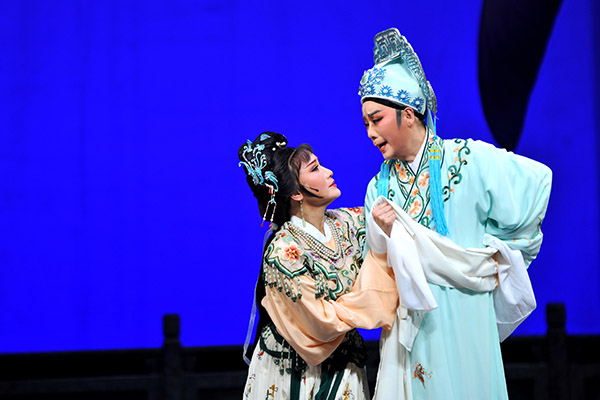 六百分钟六百年，看尽春风不入山