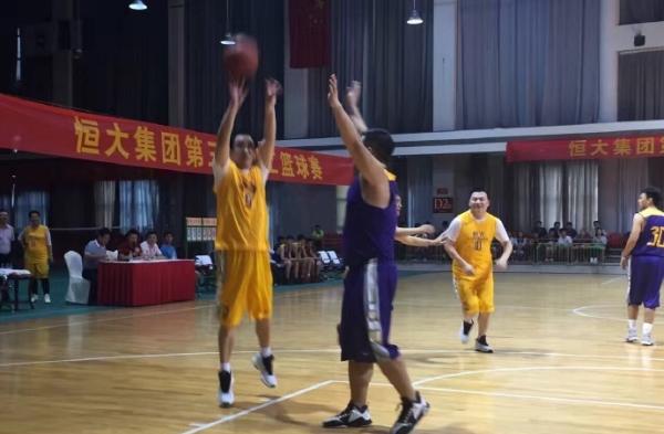 许家印篮球赛砍32分当选MVP，这是要拯救三大球的节奏？