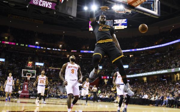 张佳玮 | 老司机开车就是稳，马刺也有“死亡阵容”了