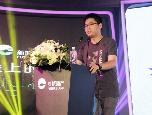 29岁新城地产总裁王晓松辞职，其父、董事长王振华兼任