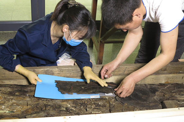 徐州博物馆文保中心主任：千年玉棺是如何修复还原的