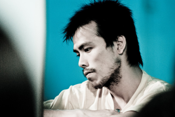 一个帅哥一个胖子，他们在台湾组了一支全男舞蹈团