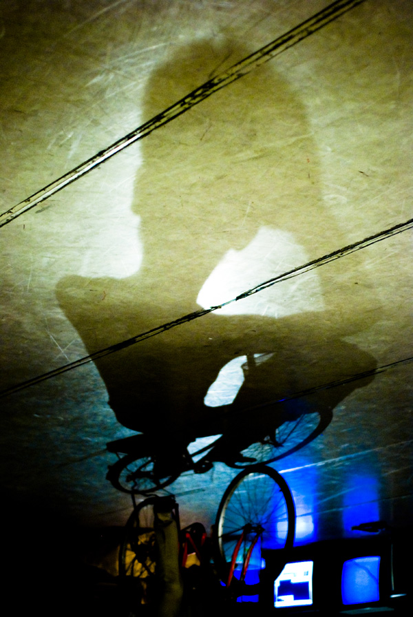 一个帅哥一个胖子，他们在台湾组了一支全男舞蹈团