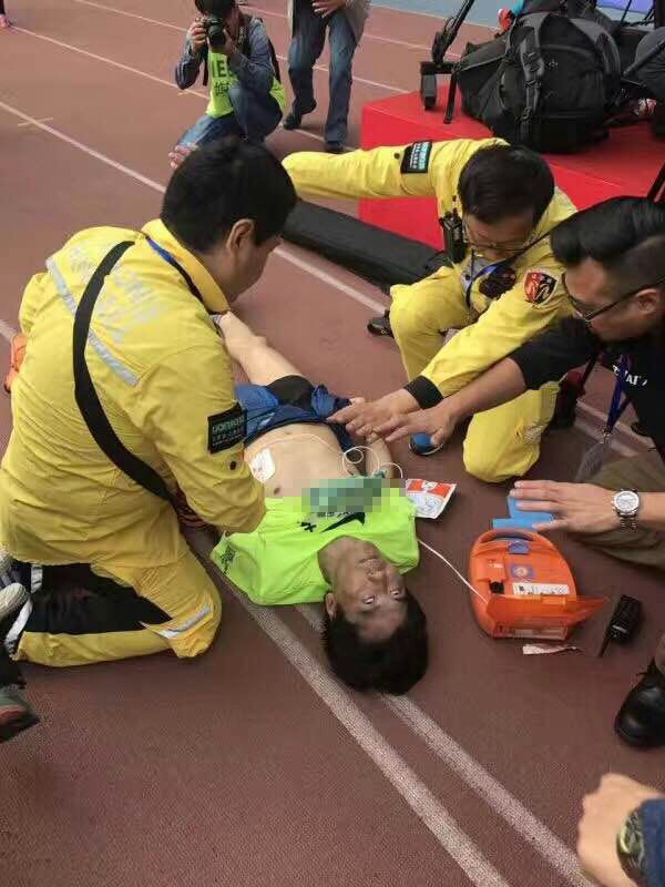 还原上马生死时速：成功救援心脏骤停跑友，3分钟完成转运