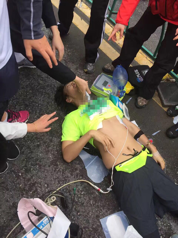 还原上马生死时速：成功救援心脏骤停跑友，3分钟完成转运