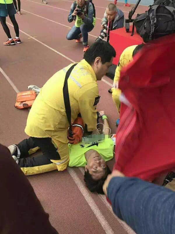 还原上马生死时速：成功救援心脏骤停跑友，3分钟完成转运