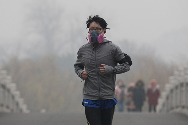 霾天跑步弊大于利，“看天行动”晨练不如昏练