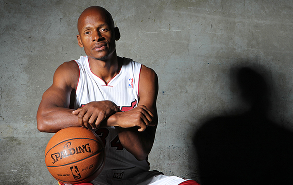 “艺术家”雷·阿伦，一个41年的强迫症患者