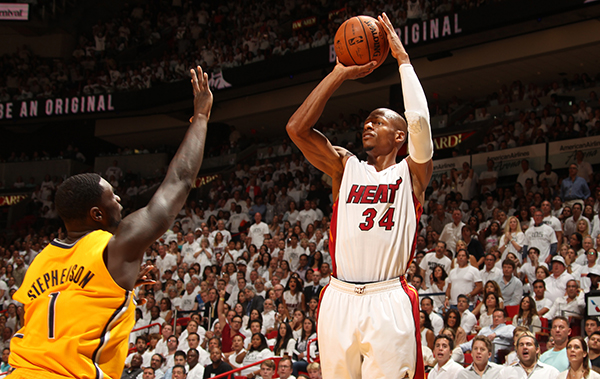 “艺术家”雷·阿伦，一个41年的强迫症患者