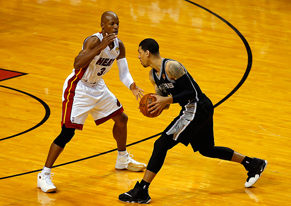 “艺术家”雷·阿伦，一个41年的强迫症患者