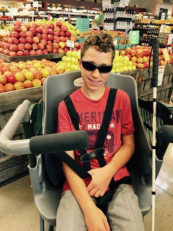 病童妈妈设计出爆款手推车，带着行动不便的家人去逛超市吧