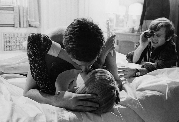 睡不着丨这部恐怖片被诅咒了？它的制片人是这么坚信的