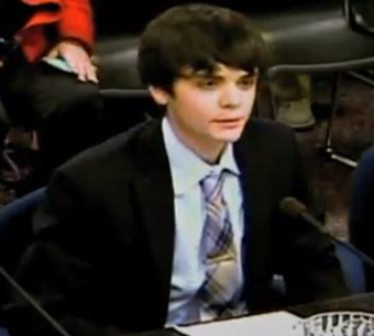 爱和包容，让这些LGBT青少年敢于走向人前