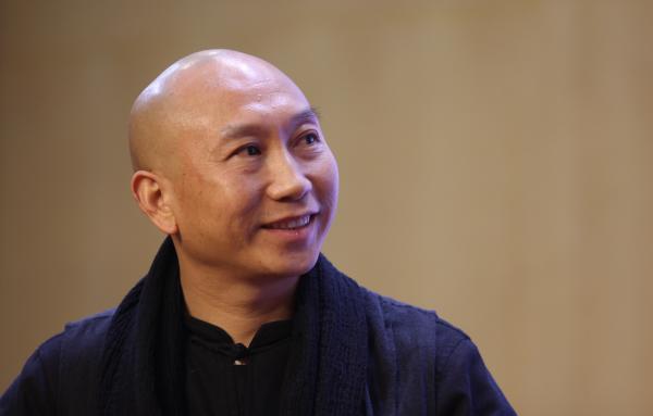 鸭脖造富神话：周黑鸭登陆港交所，周富裕夫妇身家升至86亿