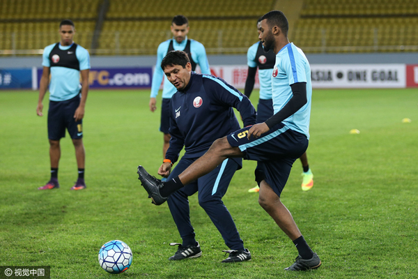 卡塔尔主帅炮轰航班延误因中方，称国足不会因里皮而迅速强大