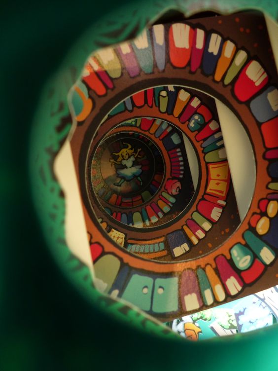 真正的立体书可不是豪华加长版的贺年卡