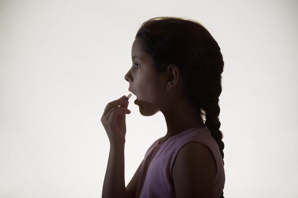 小儿发烧多数无需抗生素，王明贵：有时医生只是预防性用药