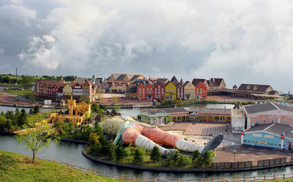 被废弃的童年游乐场