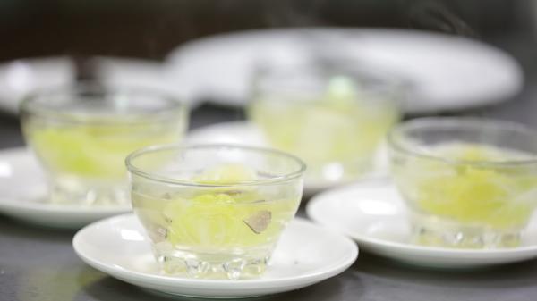 视频丨中国式松露采摘：过早采挖有损营养价值影响种系繁衍