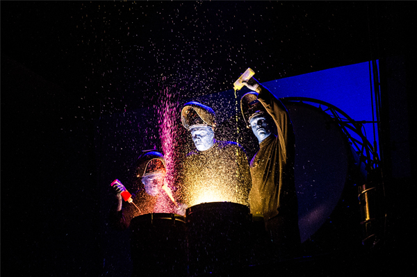 海报栏｜《蓝人秀》刷屏朋友圈，连胡歌都被撩了