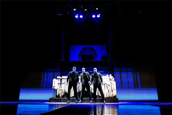 海报栏｜《蓝人秀》刷屏朋友圈，连胡歌都被撩了