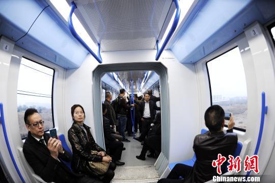 世界首条新能源空铁试验线在成都投运，拥有完全自主知识产权