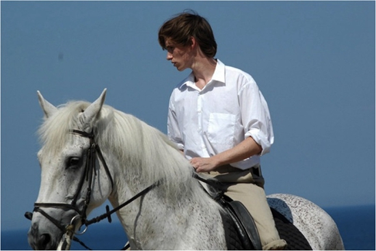 除了《神奇动物》奥斯卡影帝雷德梅尼还演过哪些小说改编片