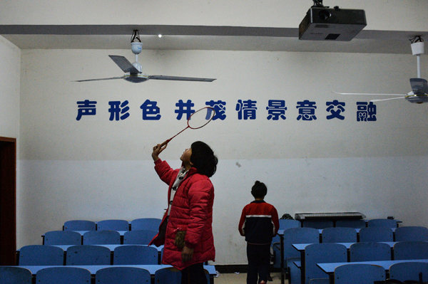 一名乡村教师为这群留守儿童撑起的“篮球梦”