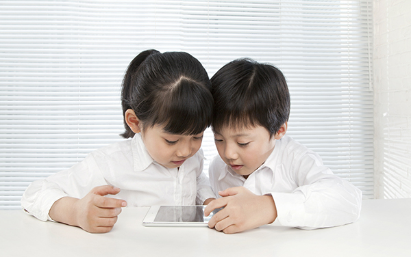 一岁半以下禁止看电视？关于不同年龄玩电脑看电视的时间