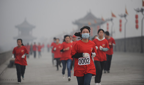 雾霾天不宜户外运动，体育学院教授建议把家务变成健身