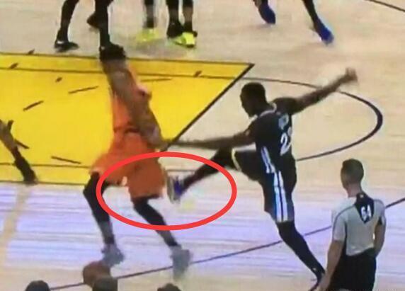 格林是故意的吗？对手妻子求他别再踢裆，“我们还想要孩子”